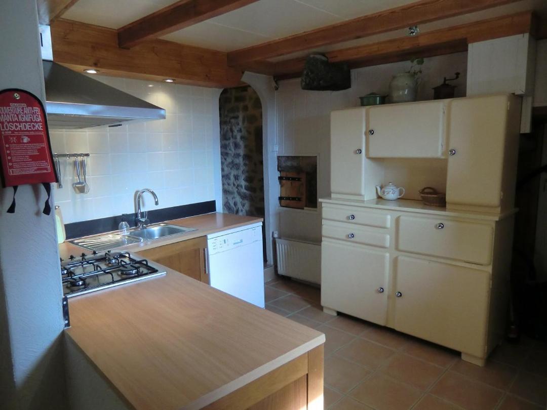 Domaine Le Sauzet Bed & Breakfast Saint-Germain-l'Herm Exterior photo